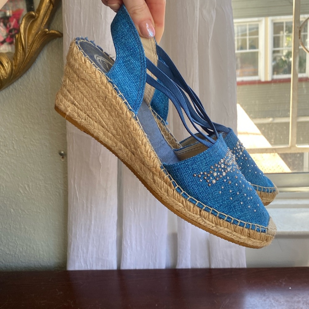 Vidorreta Blue 2.75" Wedge Espadrille Size 41 Closed Toe Studded Silver Pearls